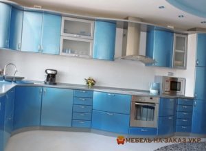 кухня голубого цвета