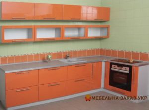 угловая оранжевая кухня Украина