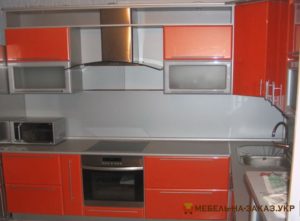 темно оранжевый цвет кухонной мебели