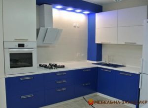 сине белая кухня