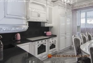 АВТОРСКАЯ КУХНЯ из массива сосны