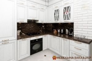 АВТОРСКАЯ КУХНЯ из массива ореха