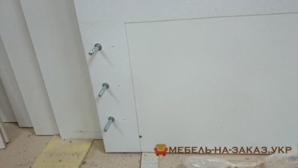 быльце кровати