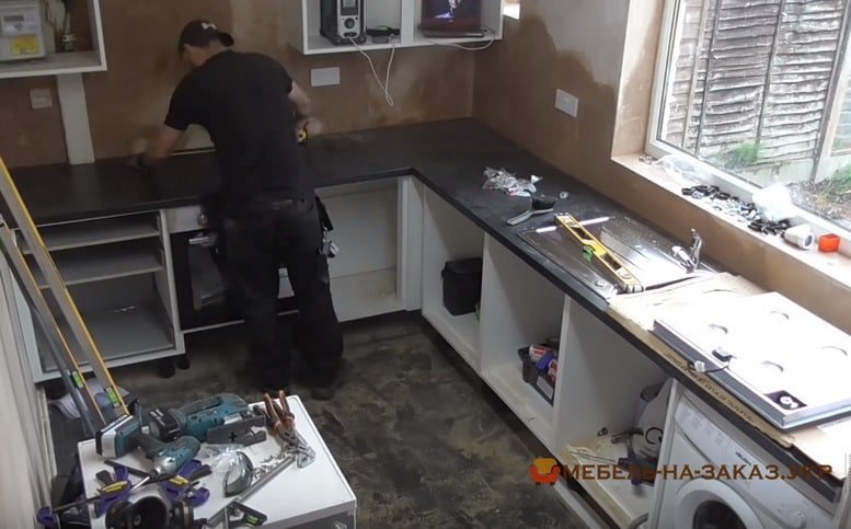 установка угловой кухонной мебели Киев