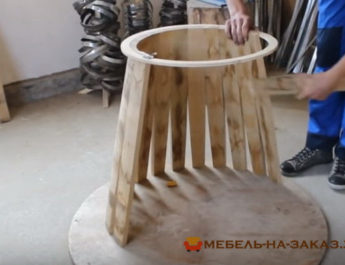 дерев'яні меблі з бочок