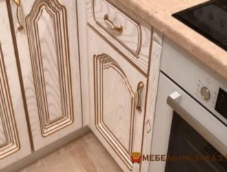 фасады из массива дерева для кухни