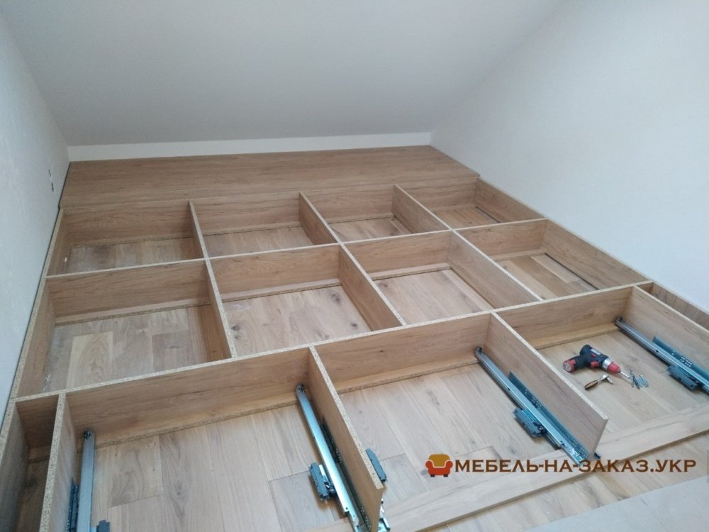 стоимость подиума для кровати в Киеве
