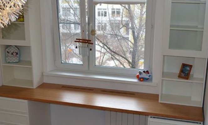 робочий стіл підвіконня
