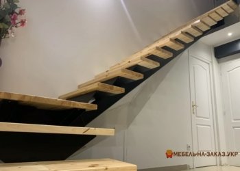 Уличные лестницы наружные на второй этаж из металла