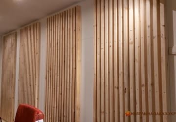 вариант декорирования стен деревом