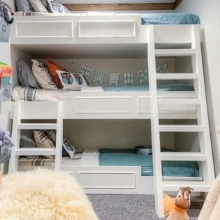деревянная мебель в малеькую квартиру на заказ