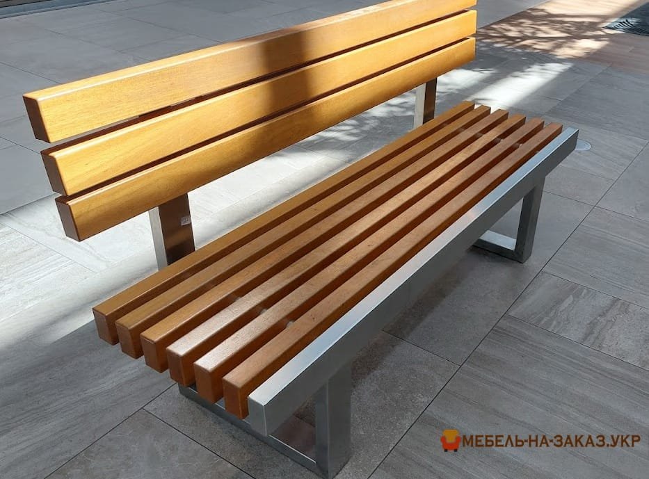 скамейка з дерева і металу на замовлення