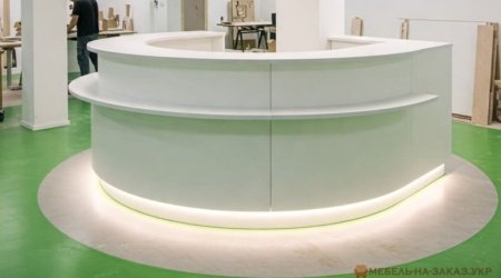 круглая рецепция с подсветкой